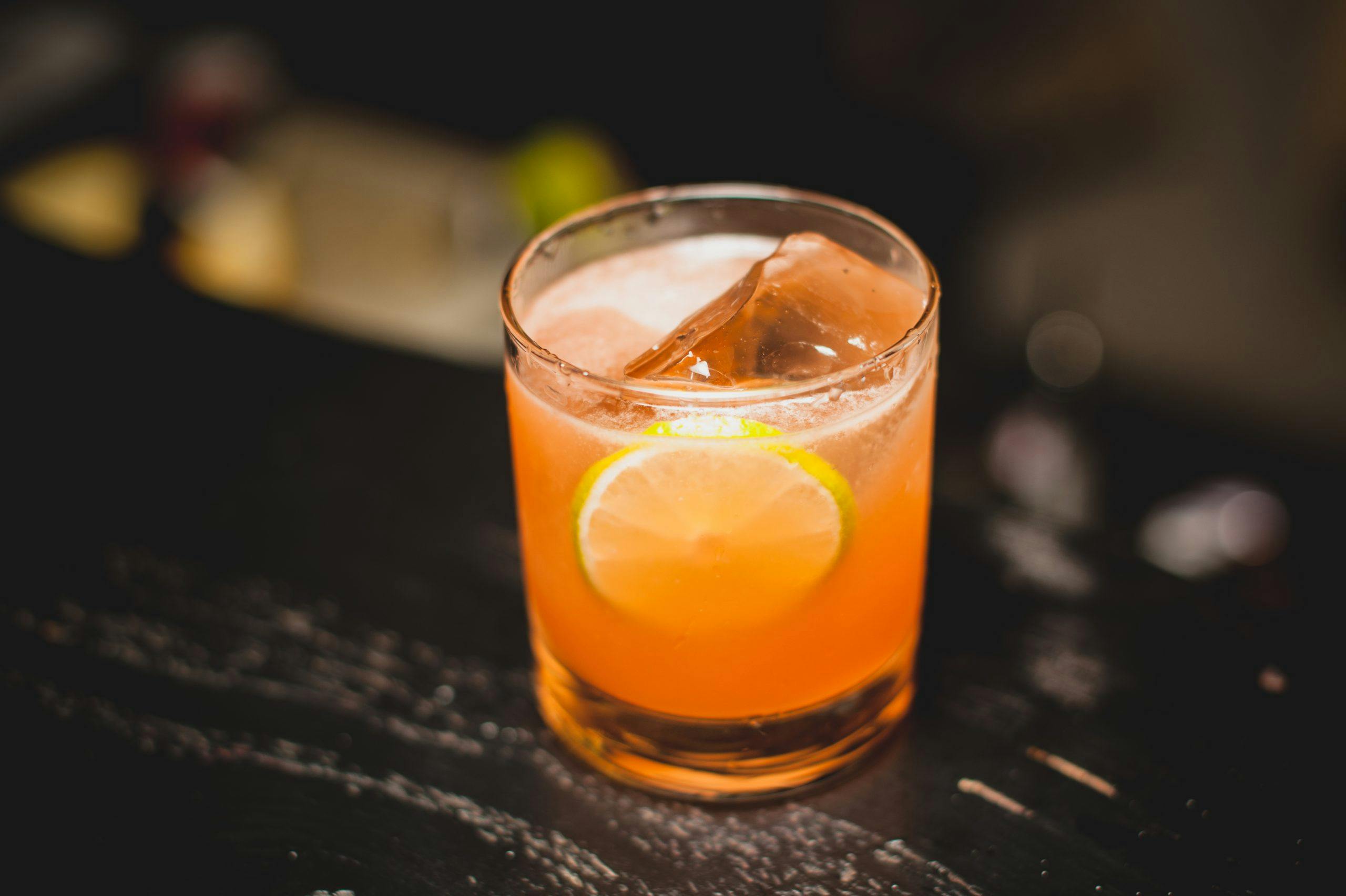 aperol spritz med gin x0kIWWMINOJOflG74V Aperol Spritz limejuice og gin